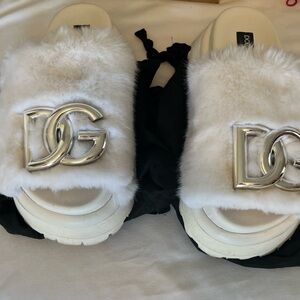Dolce & Gabbana White Fur Slippers with Silver Logo